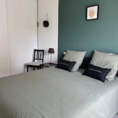 Charming With 2 Balconies Antibes