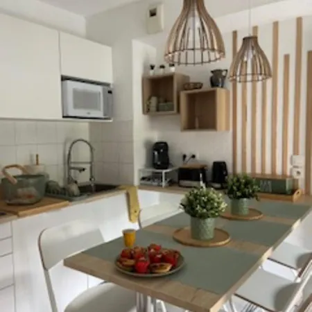 Апартаменти Charming With 2 Balconies Plaine de la Brague