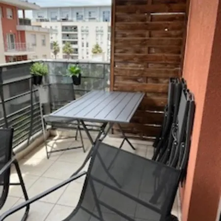 Appartement Charming With 2 Balconies Antibes