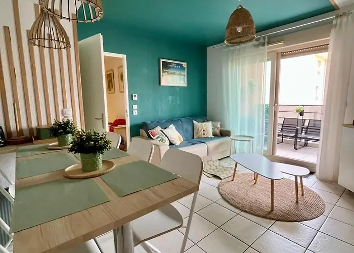 Charming With 2 Balconies * Antibes