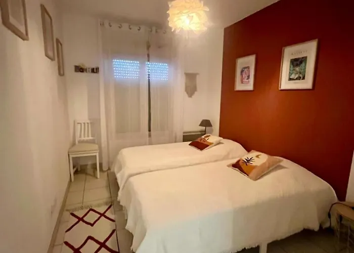 Appartement Charming With 2 Balconies Antibes